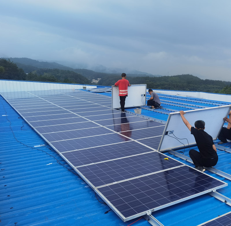 Projeto fotovoltaico de telhado mini-rail de fácil instalação de 3,3 MW