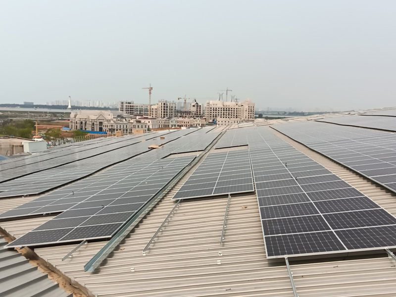 Sistemas fotovoltaicos de 2,18 MW-Malásia para telhados com costura vertical