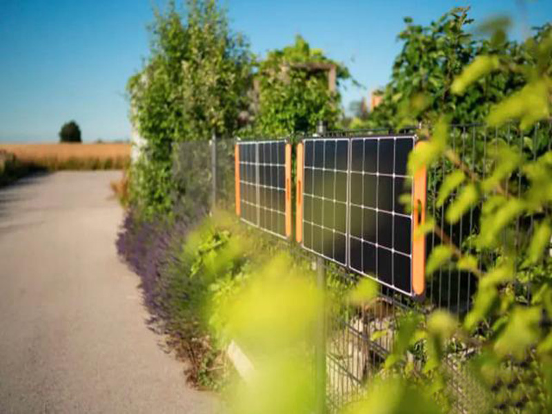 O excesso de capacidade fotovoltaica está fazendo com que as famílias europeias a utilizem como cercas de jardim