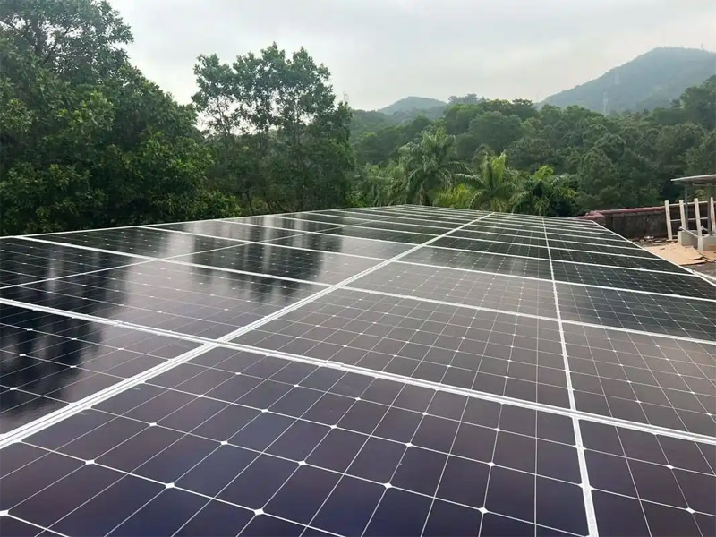 Nova energia fotovoltaica no Reino Unido desacelera, mas projetos de grande escala ainda crescem